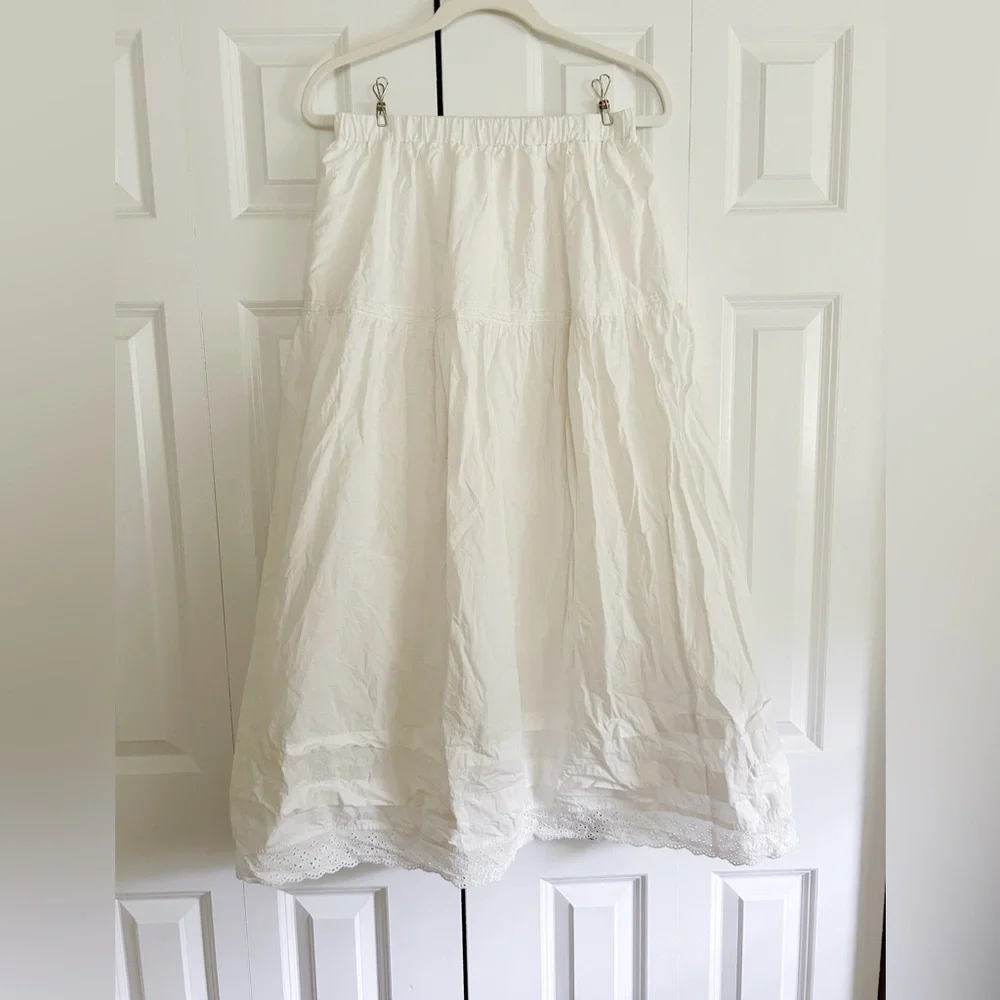 Avaire Collective Skirt - Picture 3 of 3